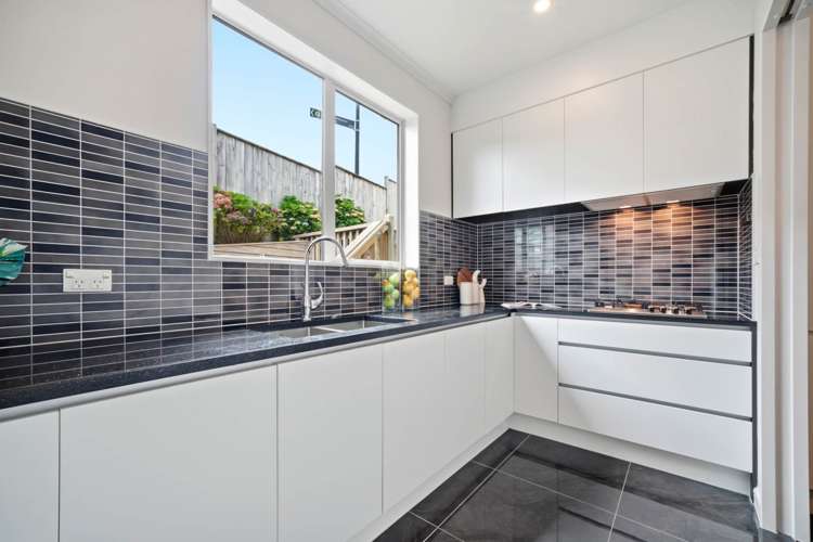 1 Lancia Way Oteha_12