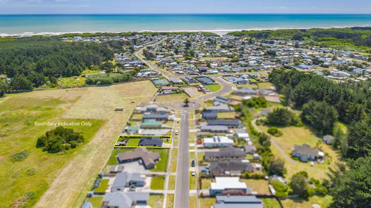 13 Sandown Avenue Himatangi Beach_16