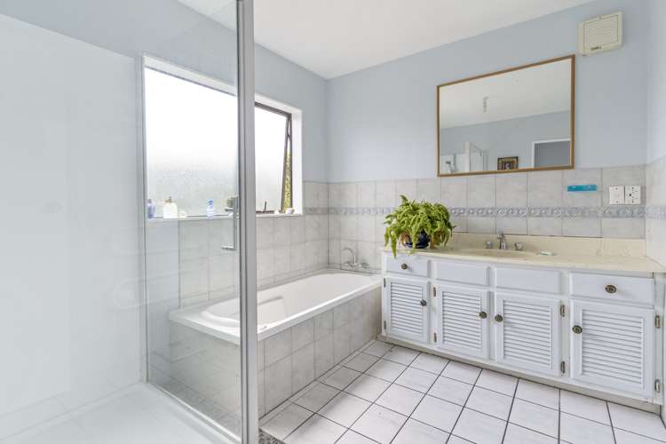 1/90 Gloria Avenue Te Atatu Peninsula_14