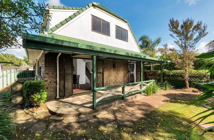 1/50 Ray Small Drive Pahurehure_12