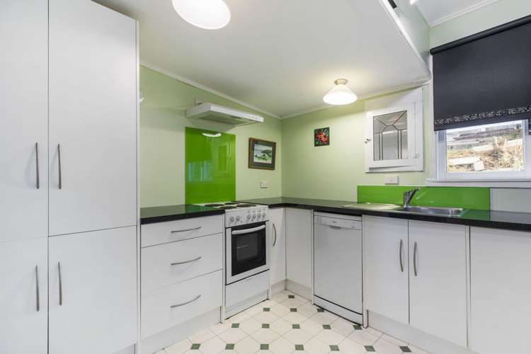 227 Godley Road Titirangi_11
