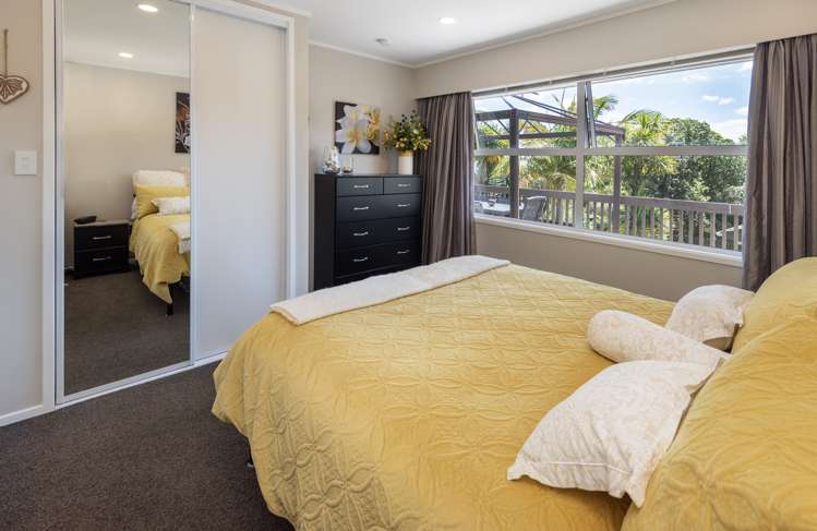 14 Pickwick Parade Mellons Bay_12