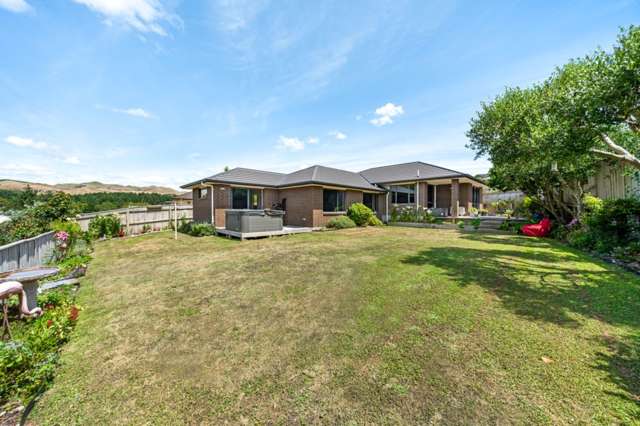 14 Tararua Close Aotea_3