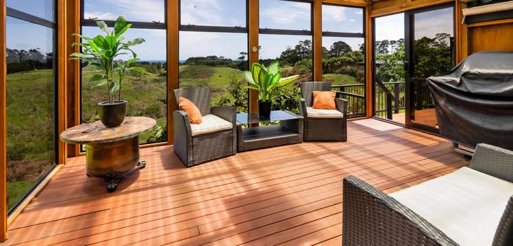 2 Waireka Road East Omata_26