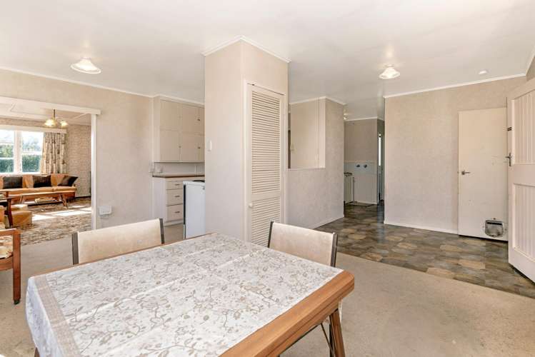 684 Childers Road Elgin_6
