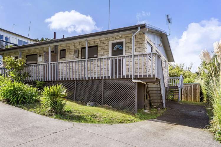 2/42 Kempthorne Crescent_0