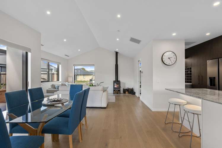 19 Guinevere Drive Lincoln_10