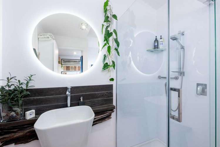 5 Waianga Place Omapere_15