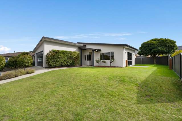 4 bedroom Family home - Central living.