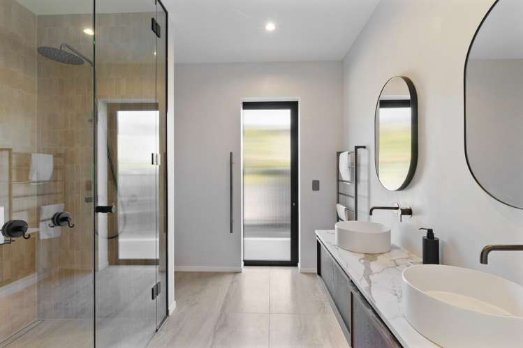 82 Princes Drive Britannia Heights_21