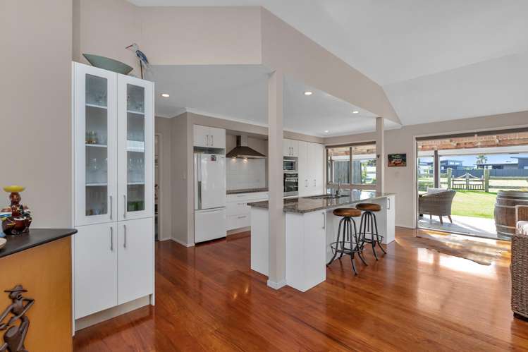 9 Paradise Point Place One Tree Point_5