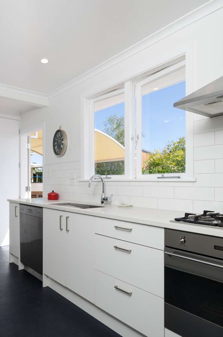 20 Tamariki Avenue Kelston_5