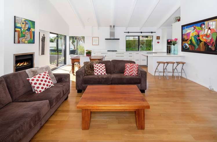 35 Cheriton Road Mellons Bay_24