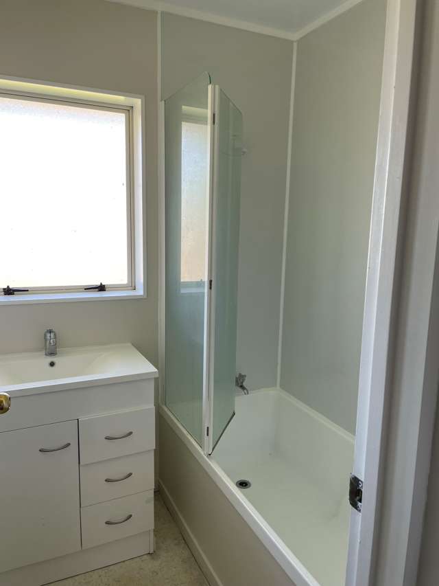 2/17 Wai-iti Place Clendon Park_1