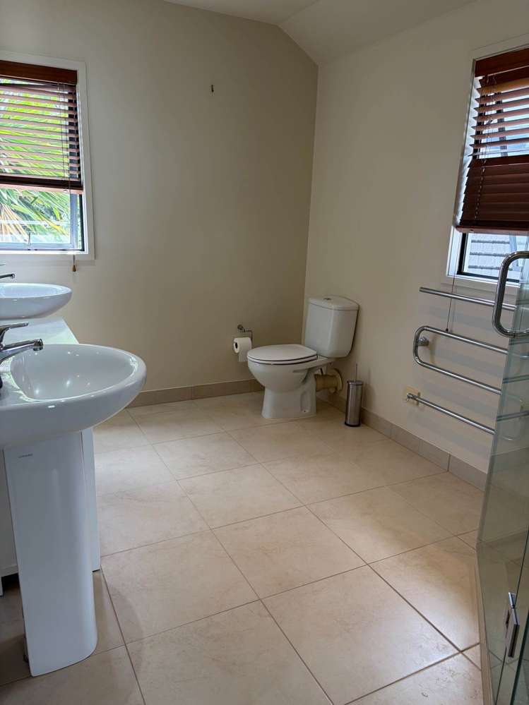 1193 Whangaparaoa Road Gulf Harbour_12