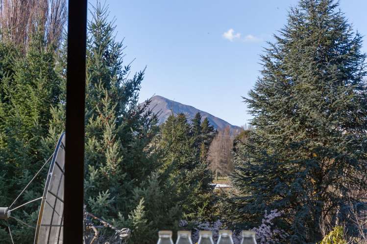 16 Lagoon Avenue Albert Town_10