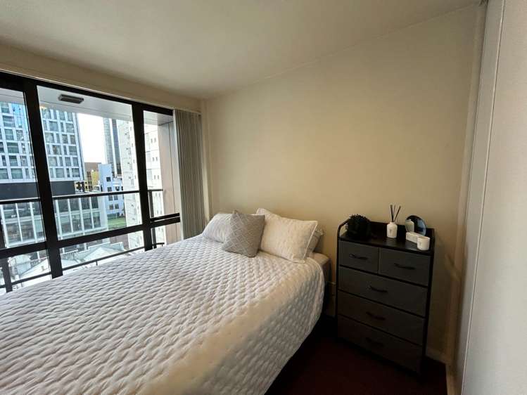 10J/76 Albert Street City Centre_6