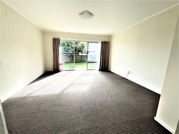  2/45 Blockhouse Bay Road_0