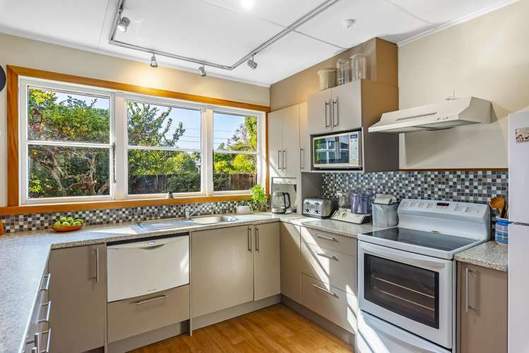 13 Kauri Road Waikanae_16