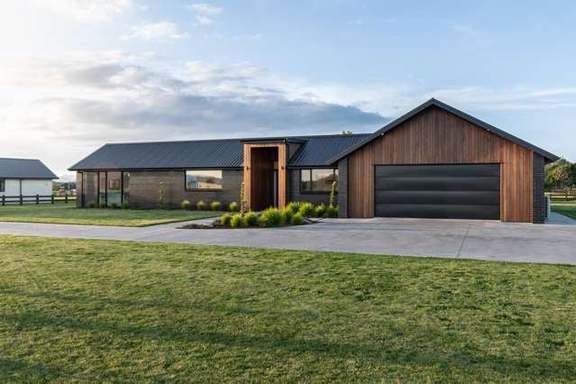 Countryside Charm with Stunning Pirongia Views