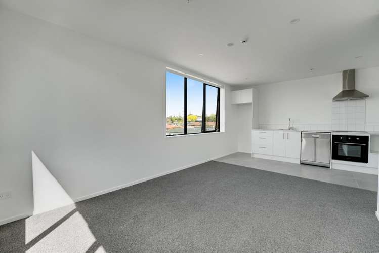 A207/3 Rauemi Way Te Atatu South_14