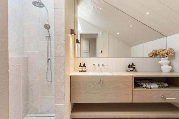 203 Winifred Avenue Whangamatā_13