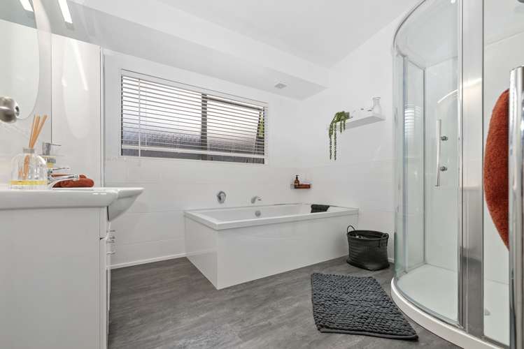 6 Paul Street Pukehangi_24