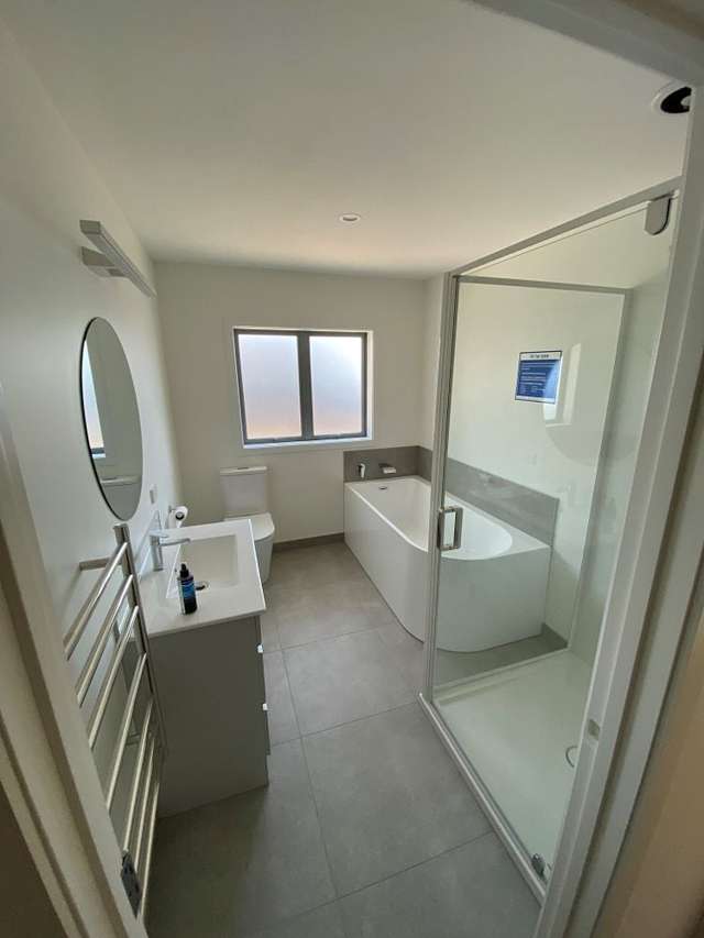 2 Meech Way Frimley_3