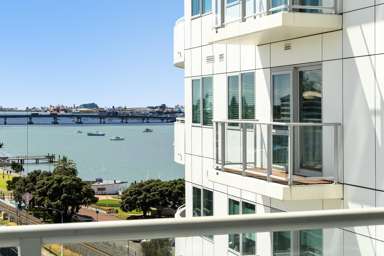 902/72 Devonport Road (Devonport Towers)_1