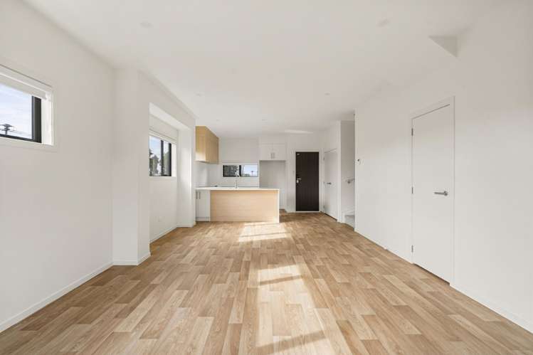 1/75 McAnnalley Street Manurewa East_5