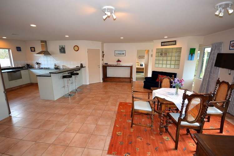 6 Marewa Place Waikanae Beach_1