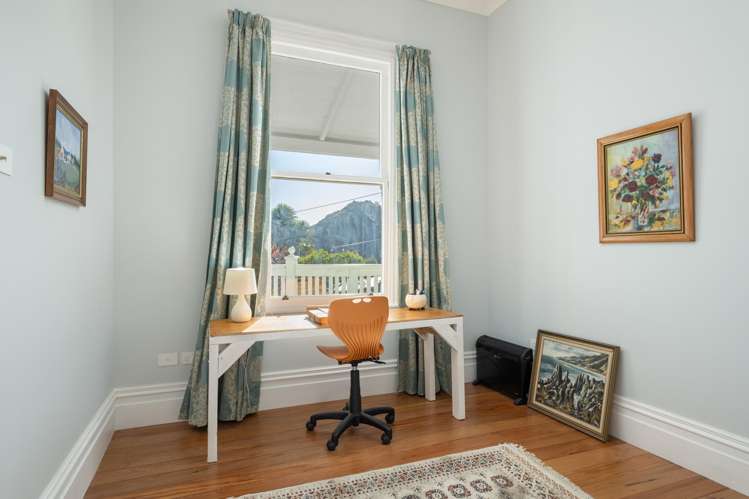 5 Taranaki Street Picton_17