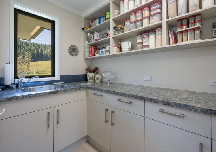 21 Serpentine River Road Aniseed Valley_4