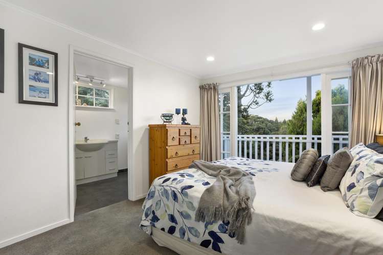 221 Godley Road Titirangi_10