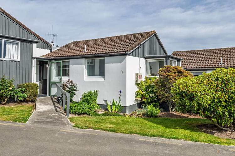 Cottage 15/6 Glenwood Avenue_0