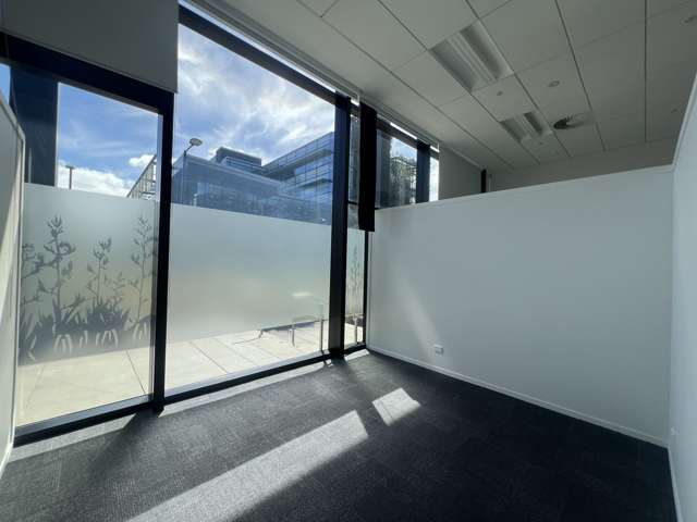 Ground/6 Leonard Isitt Drive Mangere_3