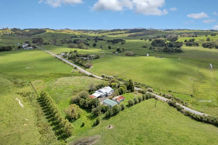 121 Taipuha Station Road Otamatea Surrounds_36