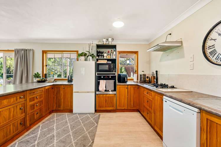 215 Riverbend Road Meeanee_12