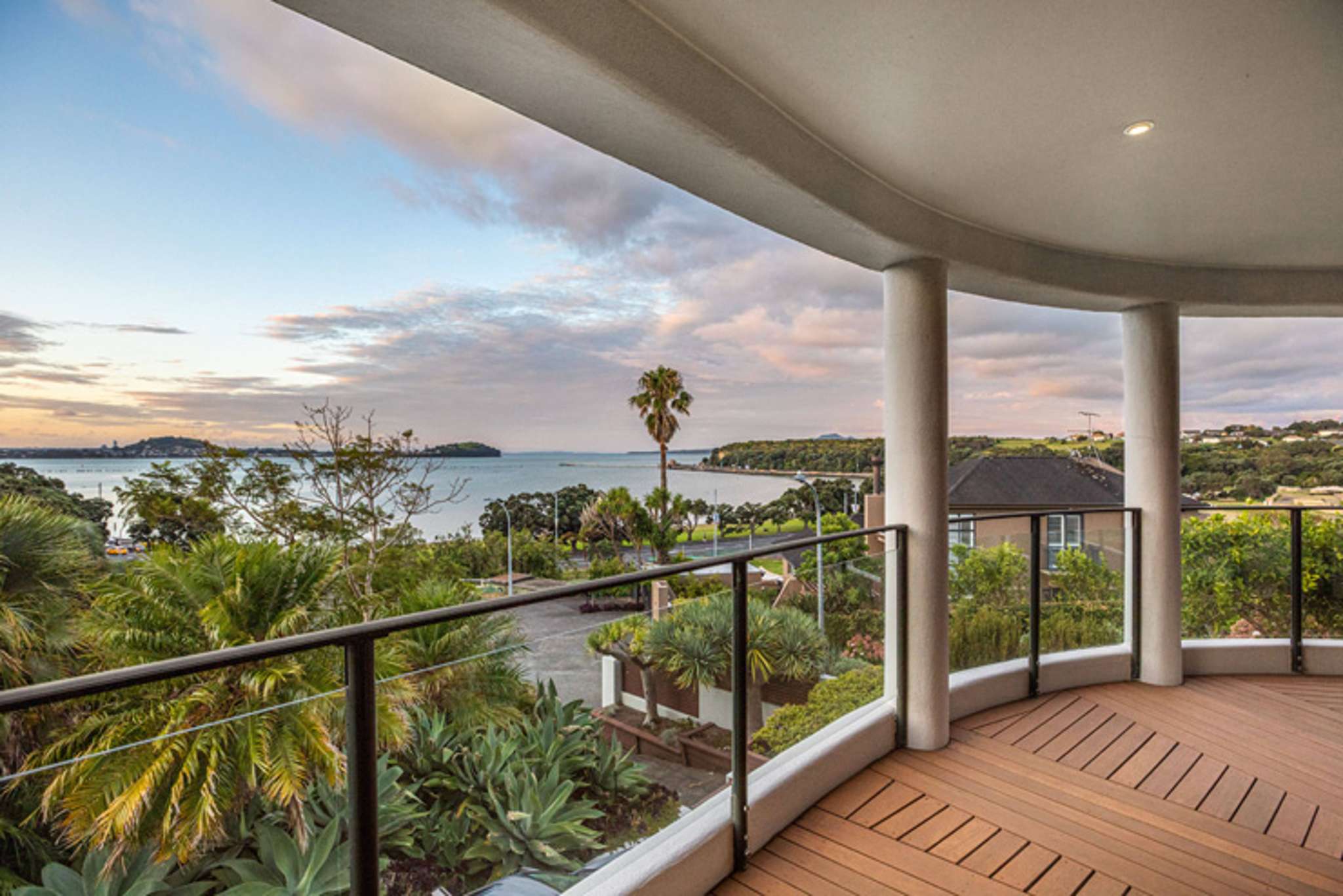 Spend $6m on a house and then bowl it: Buyers on the hunt for spectacular views