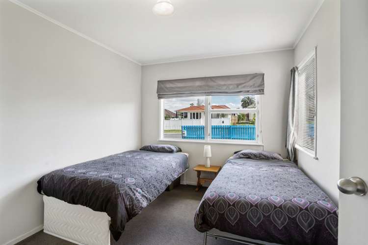 44 Fairclough Road Beach Haven_11