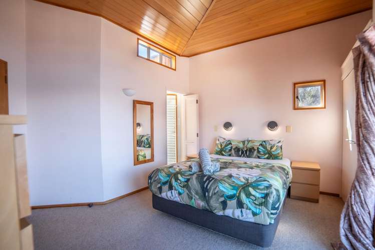 132 Wynyard Crescent Fernhill/Sunshine Bay_11