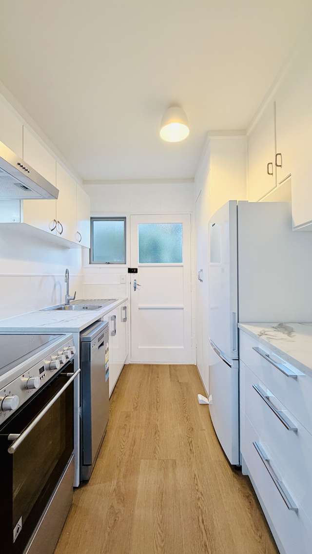 8/35 Saint Lukes Road Mount Albert_1