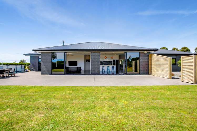 135 Sealy Road Omata_17