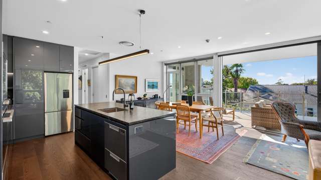 Luxury, Light, and Location at Malthouse Lane