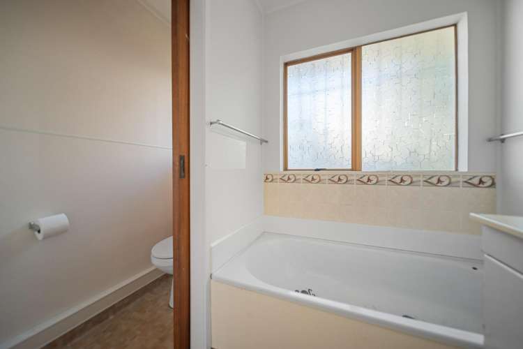 2/18 Mcleod Road Henderson_14