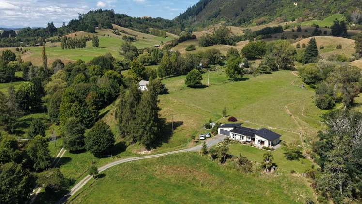 927 Waiwhero Road Ngatimoti_34
