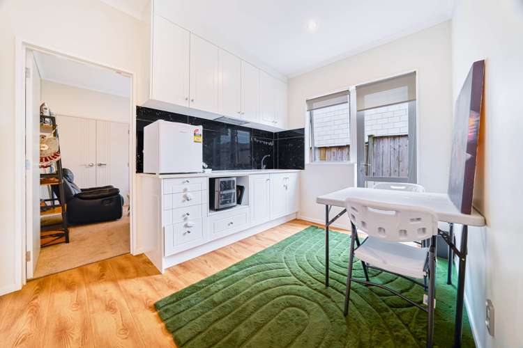 15 Carrickdawson Drive Flat Bush_18