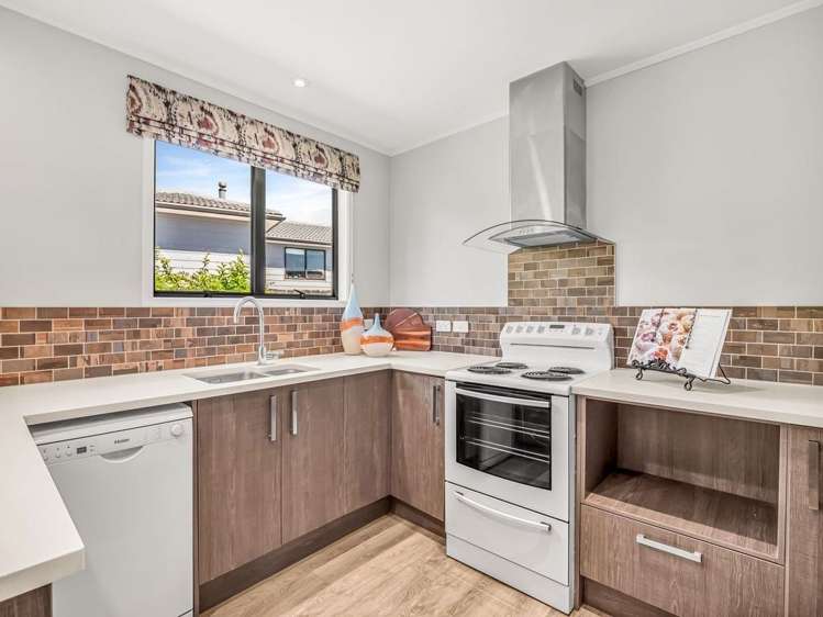 7 Panzic Place Glen Eden_15