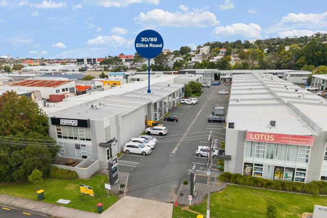 REFURBISHED WAIRAU VALLEY UNIT 125M² READY TO GO