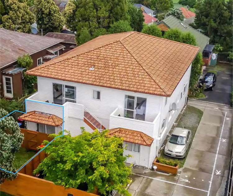 2/325 Mount Albert Road_0